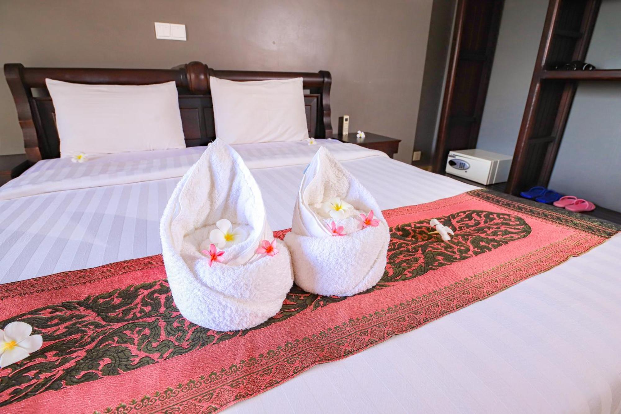 Riviera Hotel & Resort Kep Luaran gambar